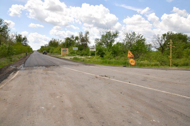 Красноярские специалисты приступили к ремонту автодороги в селе Астахово Красноярские специалисты приступили к ремонту автодороги в селе Астахово