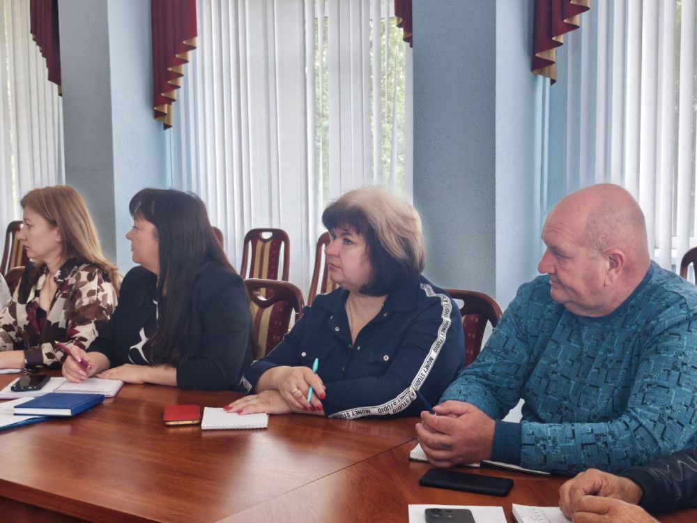 Сергей Козенко: Сегодня провел расширенное аппаратное совещание с участием руководителей структурных подразделений Администрации, а также начальников отделов и управления, ответственных за жизнеобеспечение территории округа Сергей Козенко: Сегодня провел расширенное аппаратное совещание с участием руководителей структурных подразделений Администрации, а также начальников отделов и управления, ответственных за жизнеобеспечение территории округа