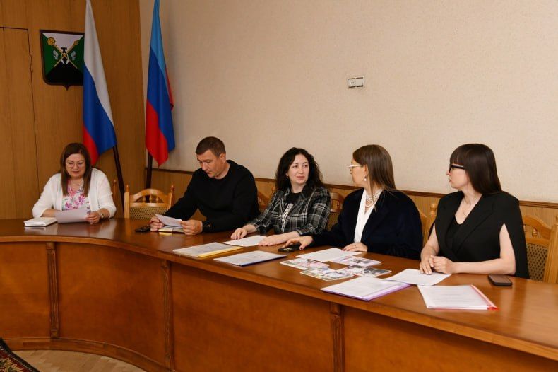 В Свердловске подвели итоги муниципального этапа Всероссийского конкурса «Семья года» - 2025 В Свердловске подвели итоги муниципального этапа Всероссийского конкурса «Семья года» - 2025