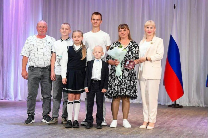 В Свердловске подвели итоги муниципального этапа Всероссийского конкурса «Семья года» - 2025 В Свердловске подвели итоги муниципального этапа Всероссийского конкурса «Семья года» - 2025