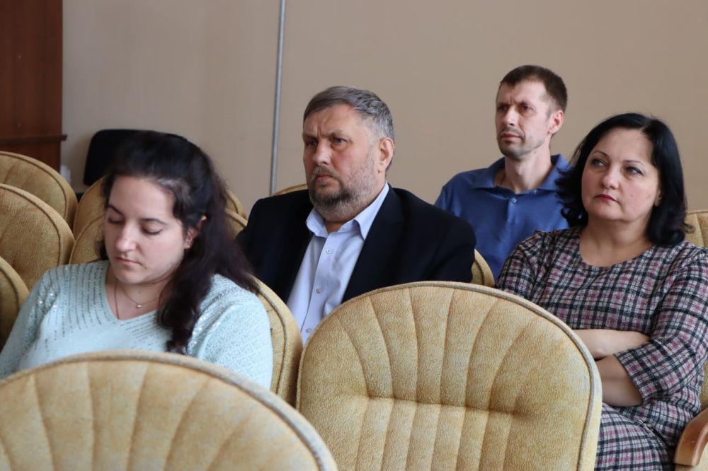 Евгений Бондарь: В Администрации муниципалитета состоялись публичные слушания по вопросу внесения изменений в Устав Лутугинского муниципального округа Евгений Бондарь: В Администрации муниципалитета состоялись публичные слушания по вопросу внесения изменений в Устав Лутугинского муниципального округа