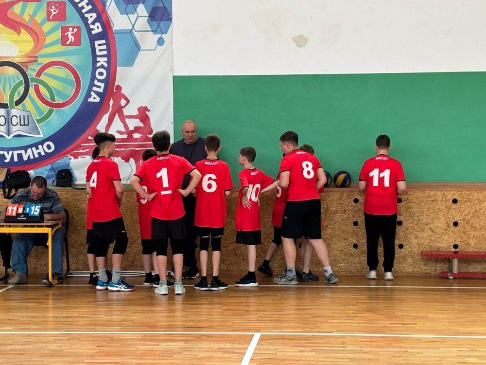 На базе МБУ ДО "Лутугинская спортивная школа" состоялась захватывающая финальная встреча Первенства ЛНР по волейболу На базе МБУ ДО "Лутугинская спортивная школа" состоялась захватывающая финальная встреча Первенства ЛНР по волейболу