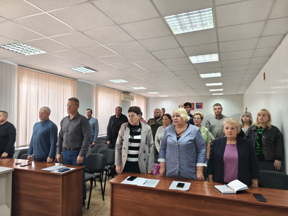 20.05.2025 г. в Станице Луганской было проведено XXXIII заседание сессии I созыва Совета депутатов Станично-Луганского муниципального округа Луганской Народной Республики 20.05.2025 г. в Станице Луганской было проведено XXXIII заседание сессии I созыва Совета депутатов Станично-Луганского муниципального округа Луганской Народной Республики