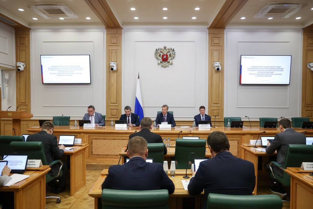 Вместе с Леонидом Пасечником – Главой ЛНР – обсудили вопросы развития промышленного потенциала и организации медицинской помощи гражданам Вместе с Леонидом Пасечником – Главой ЛНР – обсудили вопросы развития промышленного потенциала и организации медицинской помощи гражданам