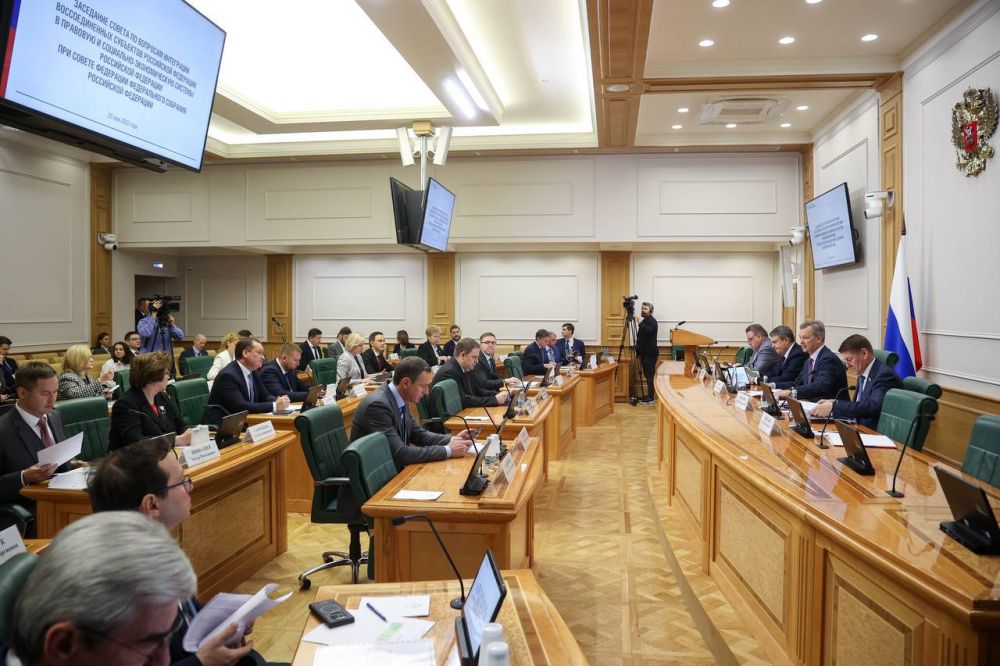 Вместе с Леонидом Пасечником – Главой ЛНР – обсудили вопросы развития промышленного потенциала и организации медицинской помощи гражданам Вместе с Леонидом Пасечником – Главой ЛНР – обсудили вопросы развития промышленного потенциала и организации медицинской помощи гражданам