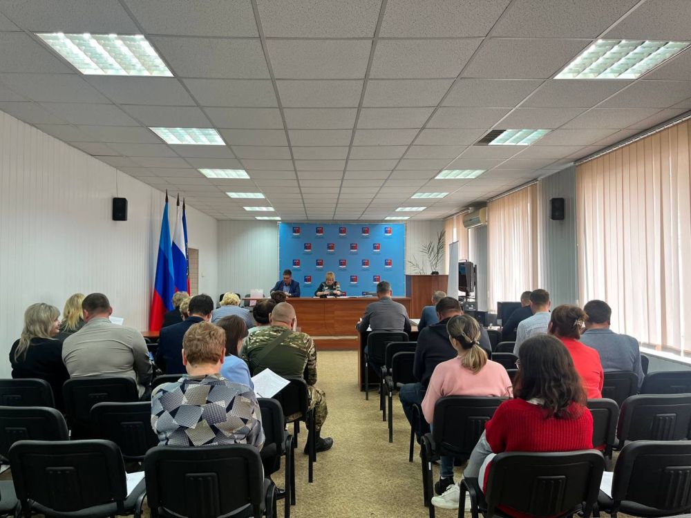 20.05.2025 г. в Станице Луганской было проведено XXXIII заседание сессии I созыва Совета депутатов Станично-Луганского муниципального округа Луганской Народной Республики 20.05.2025 г. в Станице Луганской было проведено XXXIII заседание сессии I созыва Совета депутатов Станично-Луганского муниципального округа Луганской Народной Республики