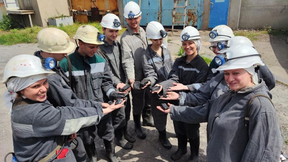 Студенты ДонГТУ погрузились в мир шахтерского труда: экскурсия на шахту «Белореченская» Студенты ДонГТУ погрузились в мир шахтерского труда: экскурсия на шахту «Белореченская»