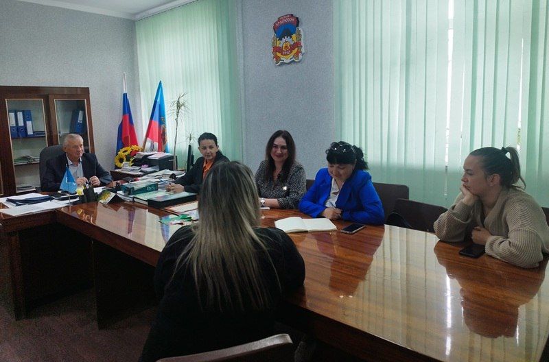 В поселке Краснодон обсудили подготовку к празднованию Дня защиты детей В поселке Краснодон обсудили подготовку к празднованию Дня защиты детей