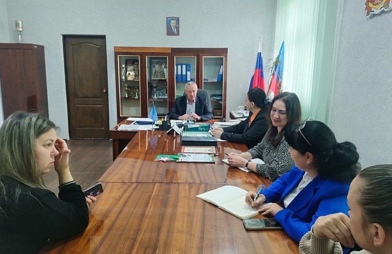 В поселке Краснодон обсудили подготовку к празднованию Дня защиты детей В поселке Краснодон обсудили подготовку к празднованию Дня защиты детей
