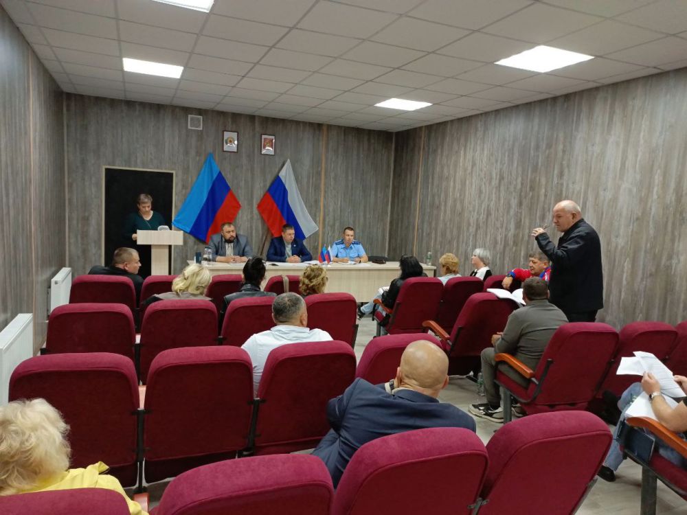 19 мая 2025 года состоялось тридцать второе заседание Совета городского округа город Лисичанск Луганской Народной Республик 19 мая 2025 года состоялось тридцать второе заседание Совета городского округа город Лисичанск Луганской Народной Республик