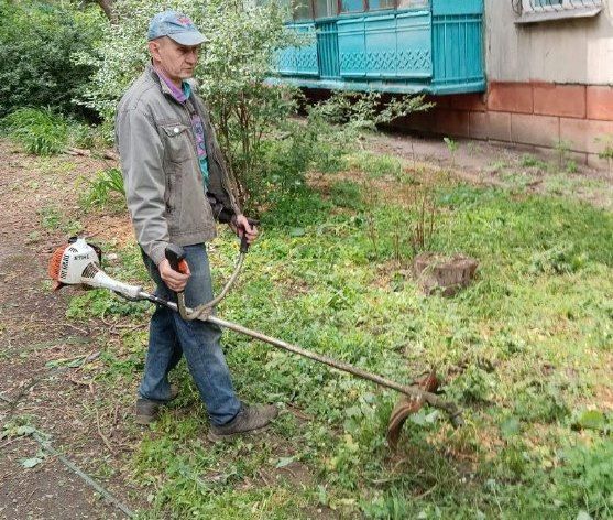 Коммунальные службы проводят работы на территории города Коммунальные службы проводят работы на территории города