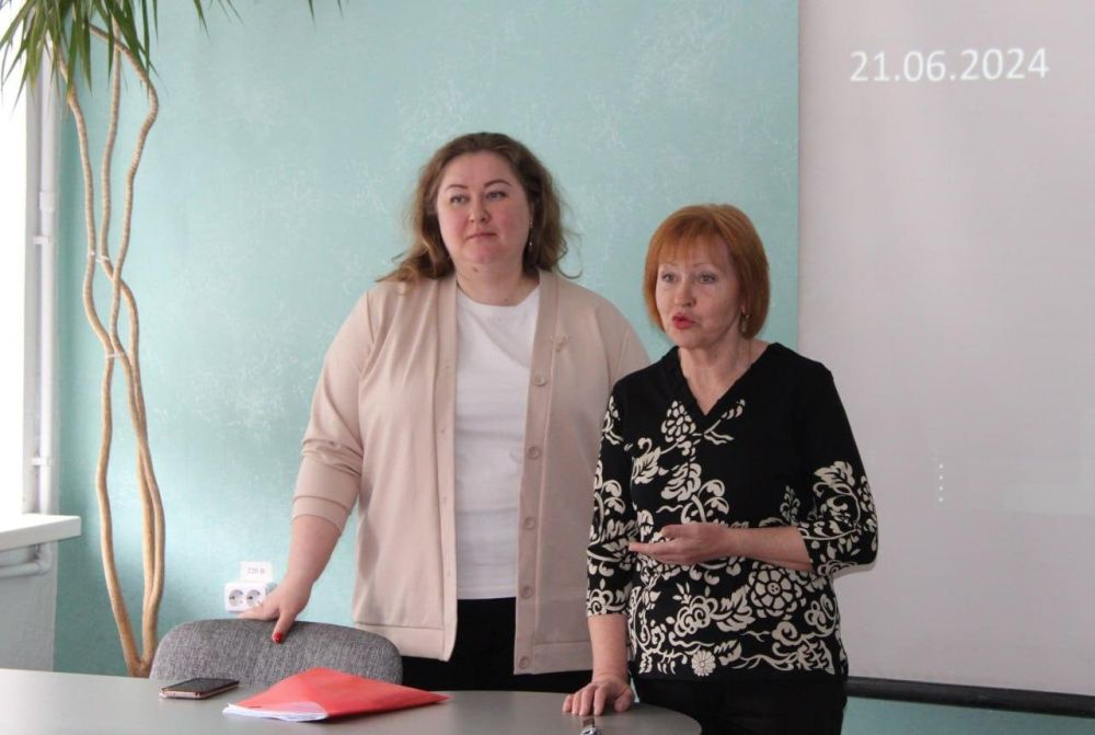 В Стахановском колледже прошла встреча студентов и преподавателей с директором Гумцентра Омской области Анной Орач В Стахановском колледже прошла встреча студентов и преподавателей с директором Гумцентра Омской области Анной Орач