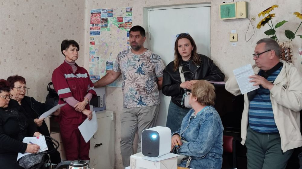 В Красном Луче для специалистов Луганского центра медицины катастроф прошло мероприятие в рамках лекционно-семинарской системы обучения В Красном Луче для специалистов Луганского центра медицины катастроф прошло мероприятие в рамках лекционно-семинарской системы обучения
