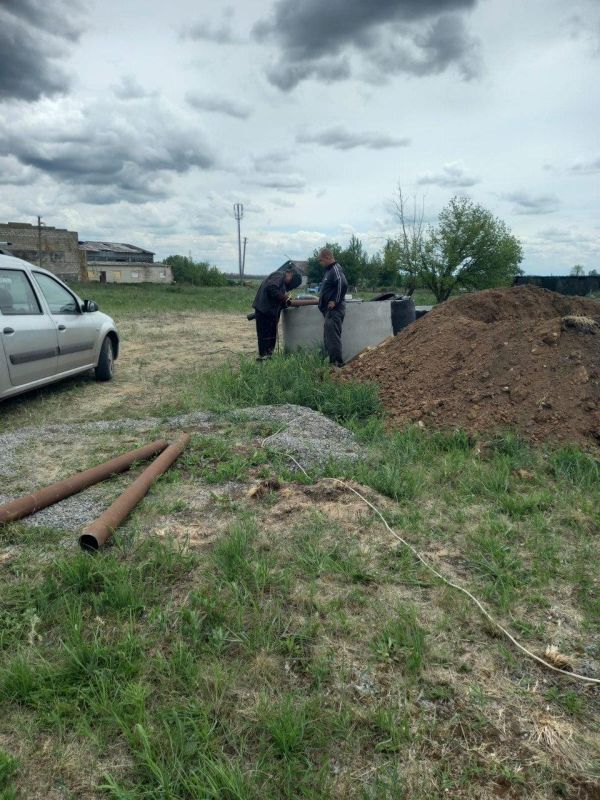 Альберт Зинченко: В поселке Казачий устанавливают водопроводные колодцы Альберт Зинченко: В поселке Казачий устанавливают водопроводные колодцы
