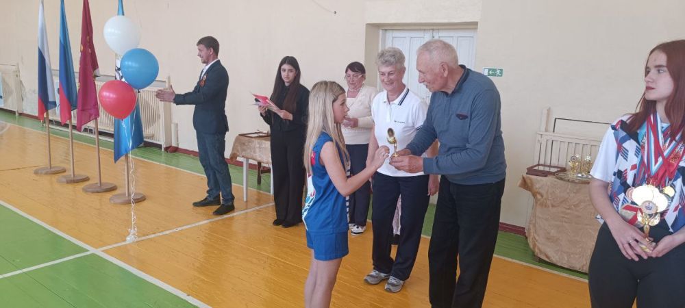 Сегодня на базе Перевальской спортивной школы прошел спортивный праздник, посвященный Году защитника Отечества, чествование спортсменов по итогам 2024-2025 учебного года Сегодня на базе Перевальской спортивной школы прошел спортивный праздник, посвященный Году защитника Отечества, чествование спортсменов по итогам 2024-2025 учебного года