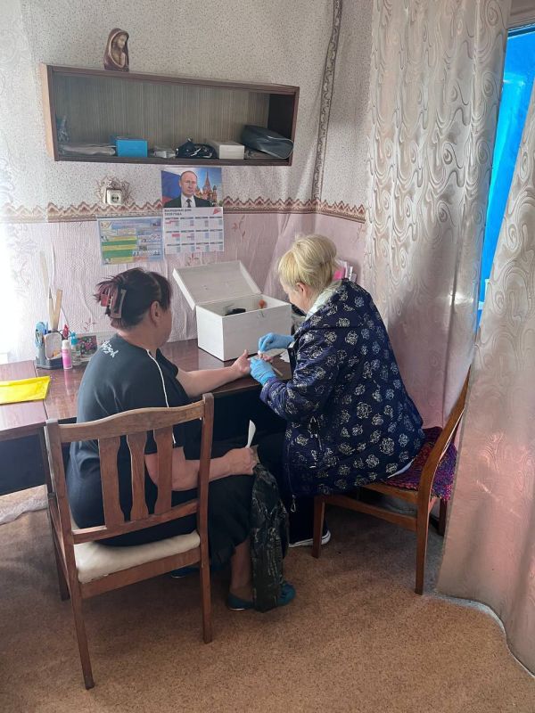 Специалисты из Свердловской ЦГМБ провели выездной прием в с.Матвеевка (ЛНР) Специалисты из Свердловской ЦГМБ провели выездной прием в с.Матвеевка (ЛНР)