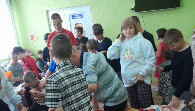 Сотрудники Молодогвардейского Дворца культуры «Юность» посетили Краснодонский детский дом – интернат с развлекательной программой Сотрудники Молодогвардейского Дворца культуры «Юность» посетили Краснодонский детский дом – интернат с развлекательной программой