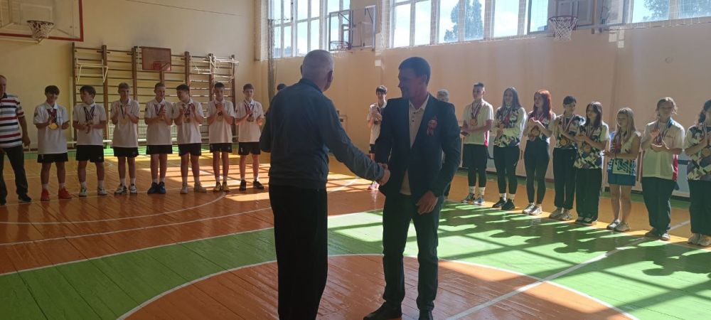 Сегодня на базе Перевальской спортивной школы прошел спортивный праздник, посвященный Году защитника Отечества, чествование спортсменов по итогам 2024-2025 учебного года Сегодня на базе Перевальской спортивной школы прошел спортивный праздник, посвященный Году защитника Отечества, чествование спортсменов по итогам 2024-2025 учебного года