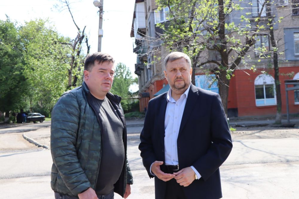 Евгений Бондарь: В активной фазе находится капитальный ремонт скатных кровель сразу трех многоквартирных домов в поселке Белореченский