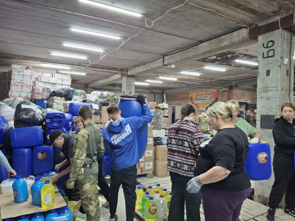 «Молодая Гвардия» Новосибирской области поучаствовала в отправке гумпомощи в ЛНР «Молодая Гвардия» Новосибирской области поучаствовала в отправке гумпомощи в ЛНР