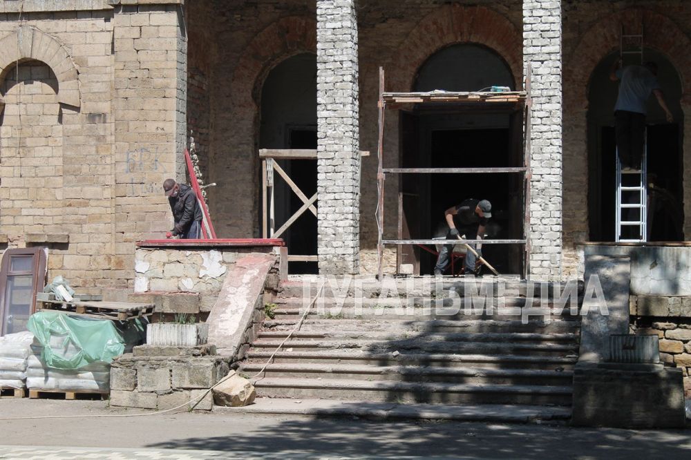 В Брянке в рамках федерального проекта «Формирование комфортной городской среды» национального проекта «Инфраструктура для жизни» благоустраивается общественная территория в районе Гончаровского пруда № 1 В Брянке в рамках федерального проекта «Формирование комфортной городской среды» национального проекта «Инфраструктура для жизни» благоустраивается общественная территория в районе Гончаровского пруда № 1