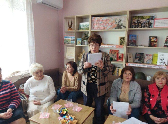 В Лутугинской центральной районной библиотеке прошел литературный вечер «Великий сын Тихого Дона» В Лутугинской центральной районной библиотеке прошел литературный вечер «Великий сын Тихого Дона»