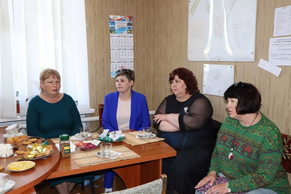 Евгений Бондарь: Очередную встречу с родными военнослужащих, погибших в ходе спецоперации, провел сегодня в поселке Успенка Евгений Бондарь: Очередную встречу с родными военнослужащих, погибших в ходе спецоперации, провел сегодня в поселке Успенка
