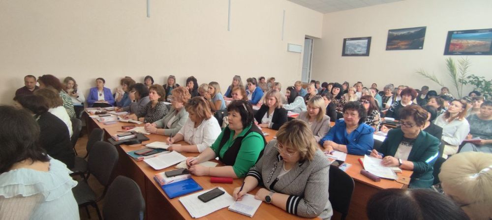 В Управлении образования провели совещание с руководителями образовательных учреждений В Управлении образования провели совещание с руководителями образовательных учреждений