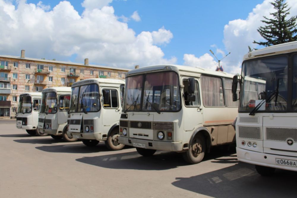 В рамках работы по приведению процесса организации пассажирских перевозок на территории муниципального образования г. о. г. Кировск ЛНР (дал. – г. Кировск) проведен открытый конкурс на право получения свидетельства об... В рамках работы по приведению процесса организации пассажирских перевозок на территории муниципального образования г. о. г. Кировск ЛНР (дал. – г. Кировск) проведен открытый конкурс на право получения свидетельства об...