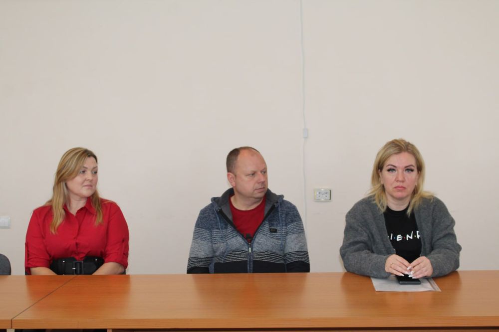 В рамках работы по приведению процесса организации пассажирских перевозок на территории муниципального образования г. о. г. Кировск ЛНР (дал. – г. Кировск) проведен открытый конкурс на право получения свидетельства об... В рамках работы по приведению процесса организации пассажирских перевозок на территории муниципального образования г. о. г. Кировск ЛНР (дал. – г. Кировск) проведен открытый конкурс на право получения свидетельства об...
