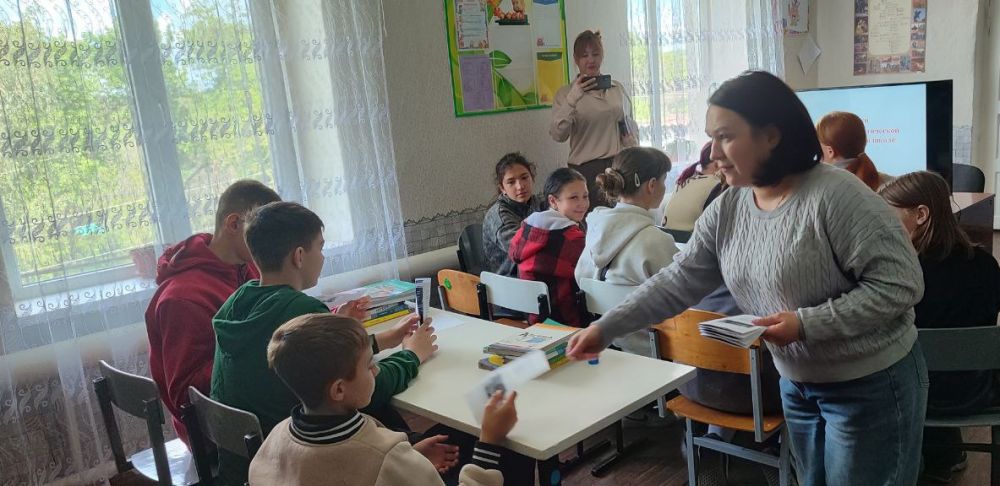 В рамках проведения XVIII Всероссийского специализированного форума «Современные системы безопасности - Антитеррор», 22 мая сотрудники Дома культуры пгт Михайловка совместно с педагогами Чапаевского УВК им В.А.Трушина... В рамках проведения XVIII Всероссийского специализированного форума «Современные системы безопасности - Антитеррор», 22 мая сотрудники Дома культуры пгт Михайловка совместно с педагогами Чапаевского УВК им В.А.Трушина...