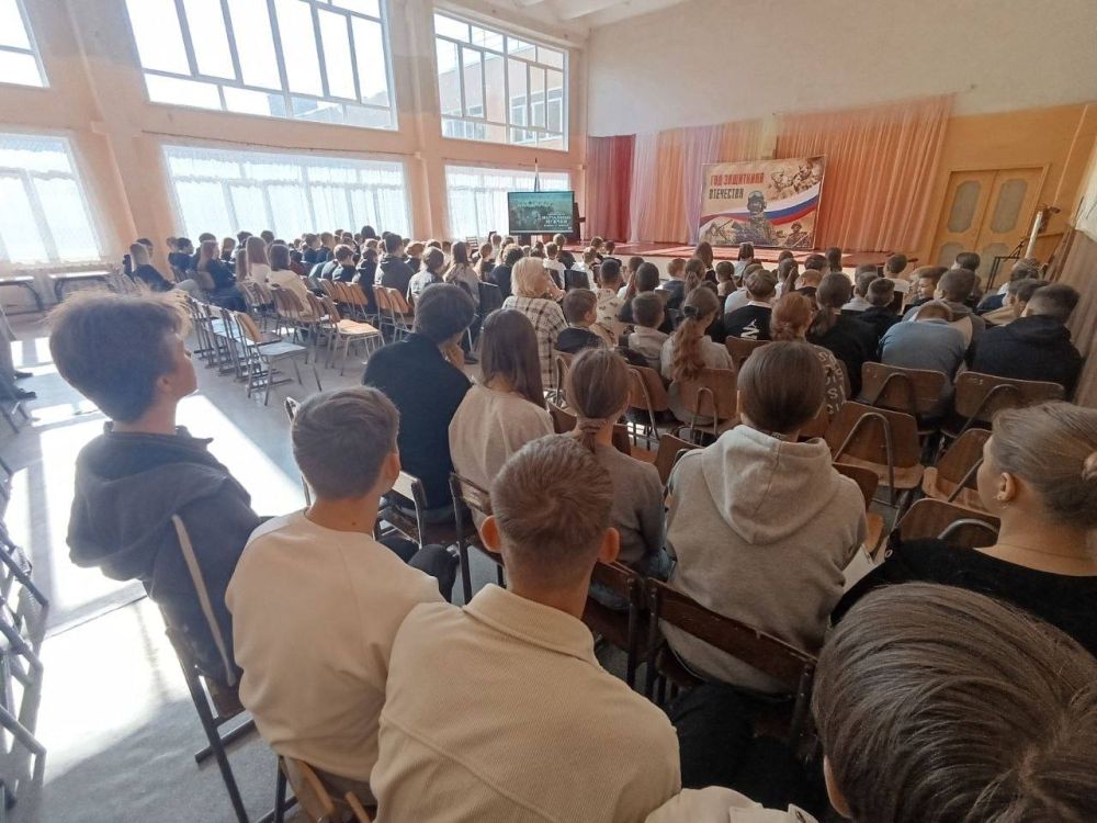 В ЛНР продолжаются кинопоказы «Герои войны - Герои спорта» В ЛНР продолжаются кинопоказы «Герои войны - Герои спорта»
