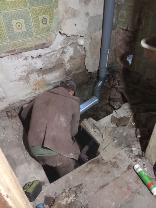 В Красном Луче регулярно проводятся ремонтные работы по народной программе Единой России В Красном Луче регулярно проводятся ремонтные работы по народной программе Единой России