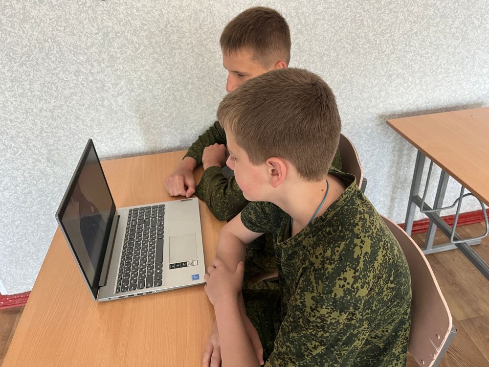В Ясеновской школе №2 им. Д. В. Лазутина прошло заключительное занятие "Россия - мои горизонты" в этом учебном году В Ясеновской школе №2 им. Д. В. Лазутина прошло заключительное занятие "Россия - мои горизонты" в этом учебном году