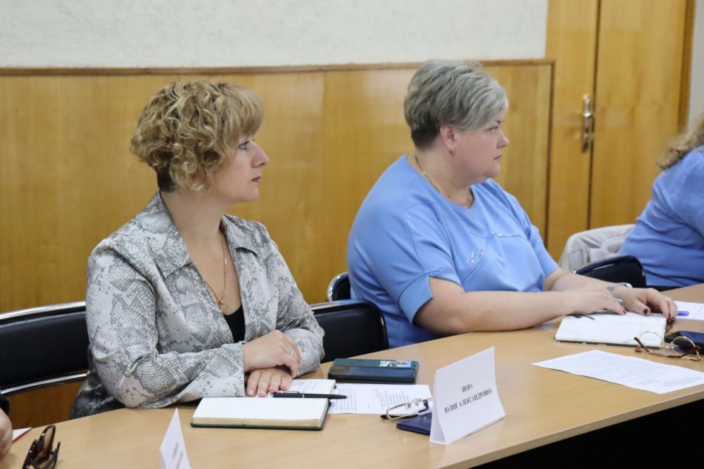 В администрации Стаханова провели внеочередное заседание комиссии по делам несовершеннолетних В администрации Стаханова провели внеочередное заседание комиссии по делам несовершеннолетних