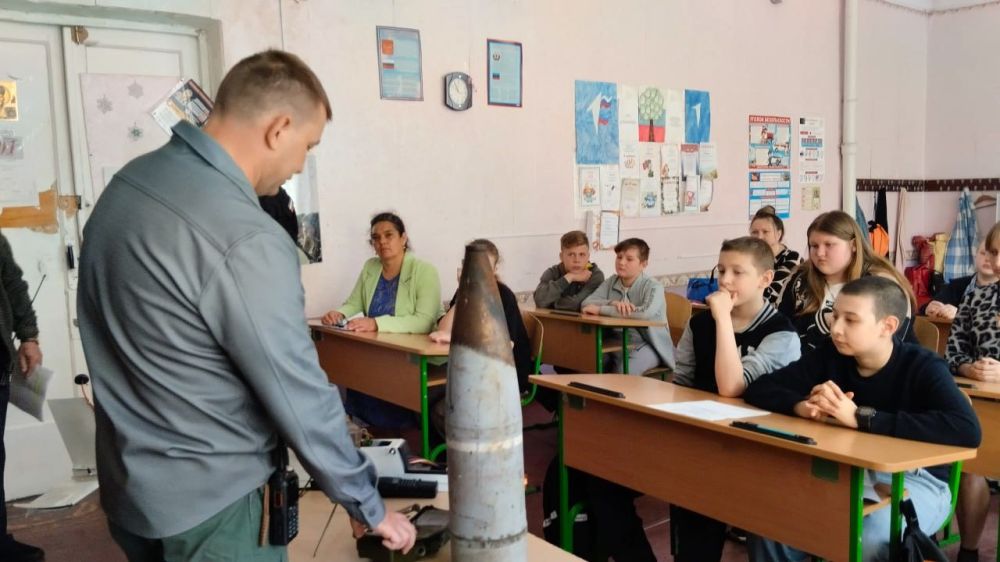 В городе Рубежное прошло мероприятие «Безопасные каникулы в зоне проведения СВО» «Ура, каникулы!» В городе Рубежное прошло мероприятие «Безопасные каникулы в зоне проведения СВО» «Ура, каникулы!»