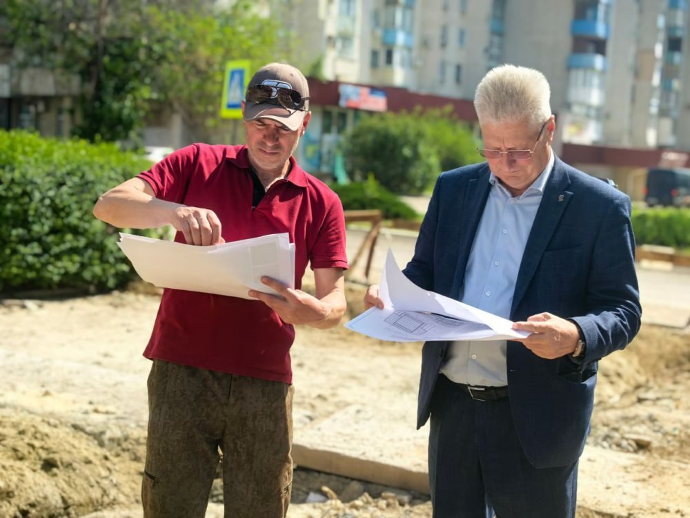 Сергей Козенко: Сегодня в рамках рабочего визита посетил объект, где активно ведутся работы по благоустройству общественной территории Сергей Козенко: Сегодня в рамках рабочего визита посетил объект, где активно ведутся работы по благоустройству общественной территории