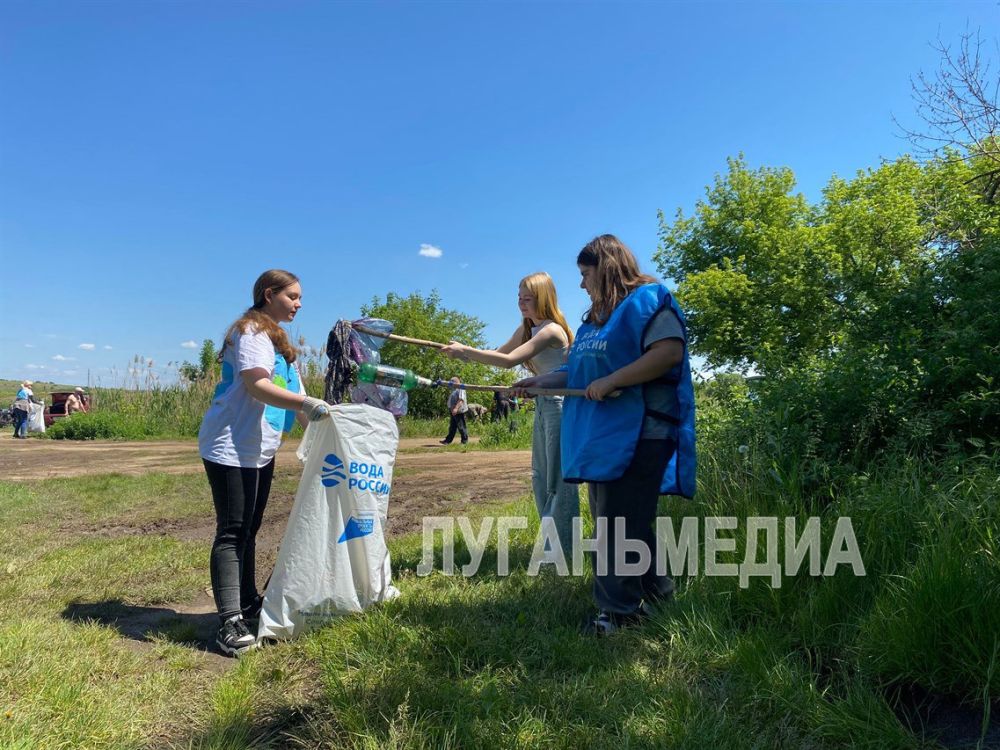 В Алчевске состоялся второй этап Всероссийской акции «Вода России» В Алчевске состоялся второй этап Всероссийской акции «Вода России»