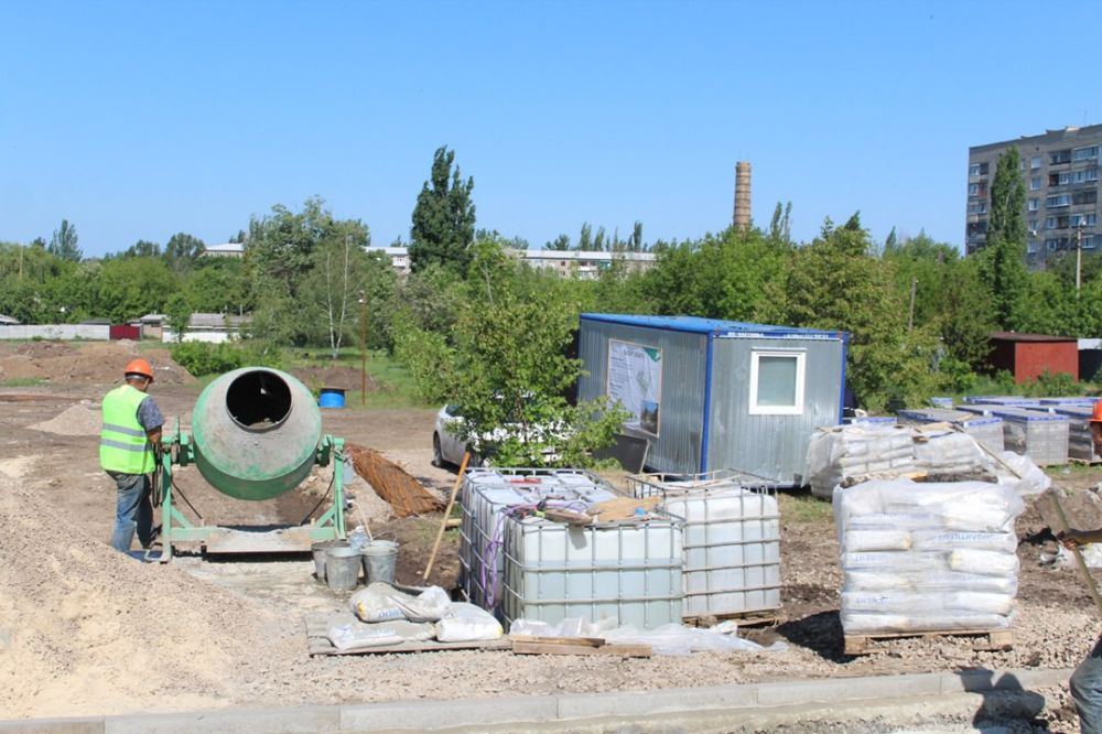 В рамках Федерального проекта «Формирование комфортной городской среды» в Кировске в 2025 году реализуется проект благоустройства общественной территории «Сквер в городе Кировске, по улице Войкова (бывшей шахты им. С. М.... В рамках Федерального проекта «Формирование комфортной городской среды» в Кировске в 2025 году реализуется проект благоустройства общественной территории «Сквер в городе Кировске, по улице Войкова (бывшей шахты им. С. М....