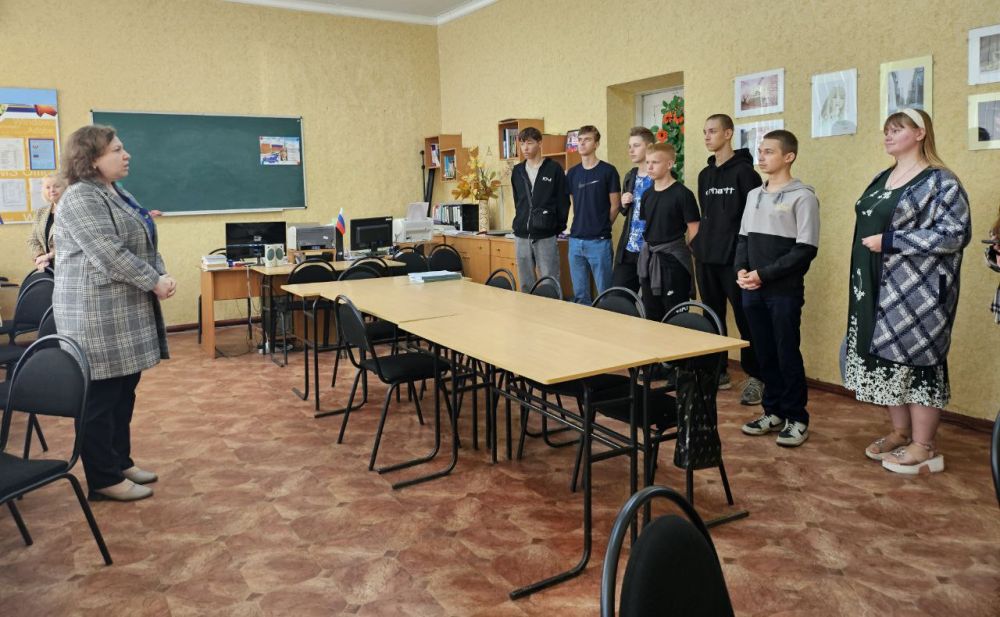 «Мастер-класс» и презентация образовательной организации в г. Брянке в рамках Всероссийской ярмарки трудоустройства «Работа России. Время возможностей» «Мастер-класс» и презентация образовательной организации в г. Брянке в рамках Всероссийской ярмарки трудоустройства «Работа России. Время возможностей»