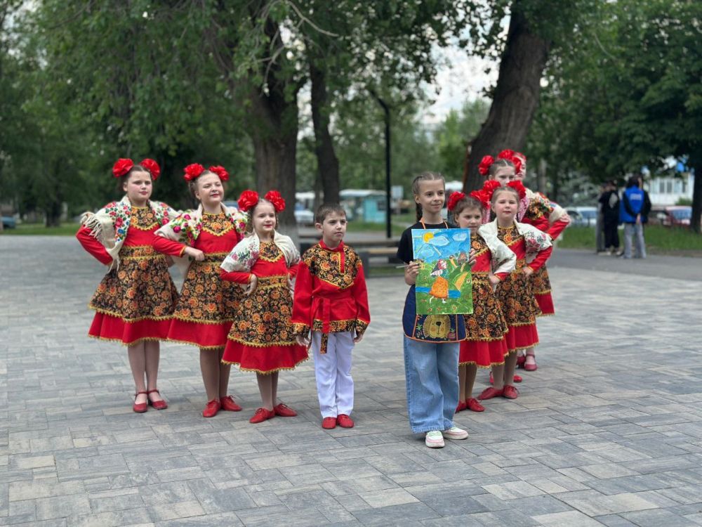 Зажигательная выдалась неделя у наших финалистов творческого фестиваля-конкурса «Ярче вместе» - они стали частью подготовки творческих номеров, которые представят на гала-концерте конкурса 14 июня в ЛГУ им. Владимира Даля! Зажигательная выдалась неделя у наших финалистов творческого фестиваля-конкурса «Ярче вместе» - они стали частью подготовки творческих номеров, которые представят на гала-концерте конкурса 14 июня в ЛГУ им. Владимира Даля!