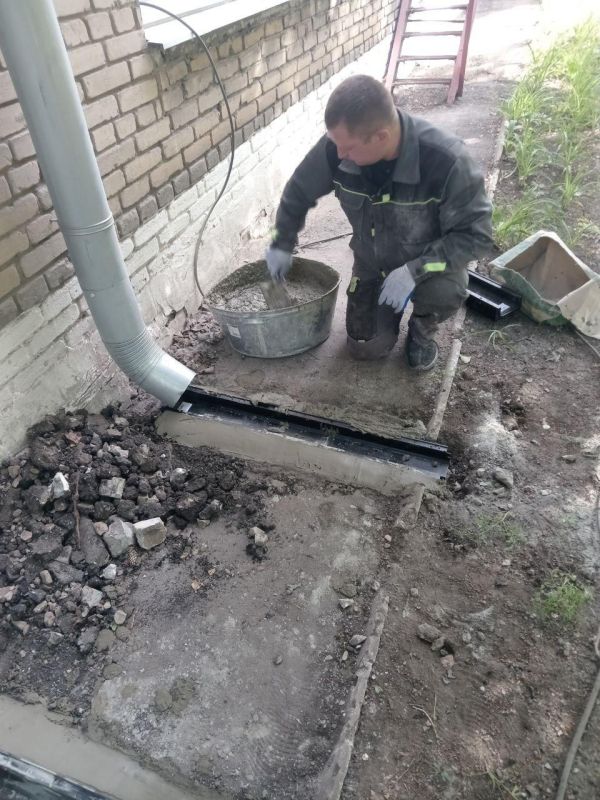 Рабочая группа Удмуртии проводит плановые восстановительные работы в детском саду «Росинка» Рабочая группа Удмуртии проводит плановые восстановительные работы в детском саду «Росинка»