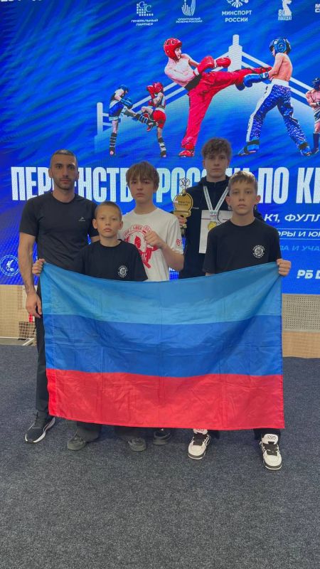 Алчевские кикбоксеры заняли призовые места в Первенстве России по кикбоксингу Алчевские кикбоксеры заняли призовые места в Первенстве России по кикбоксингу