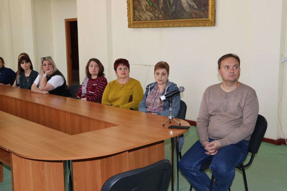 Телемост с Омском: обсуждаем проект по благоустройству Телемост с Омском: обсуждаем проект по благоустройству