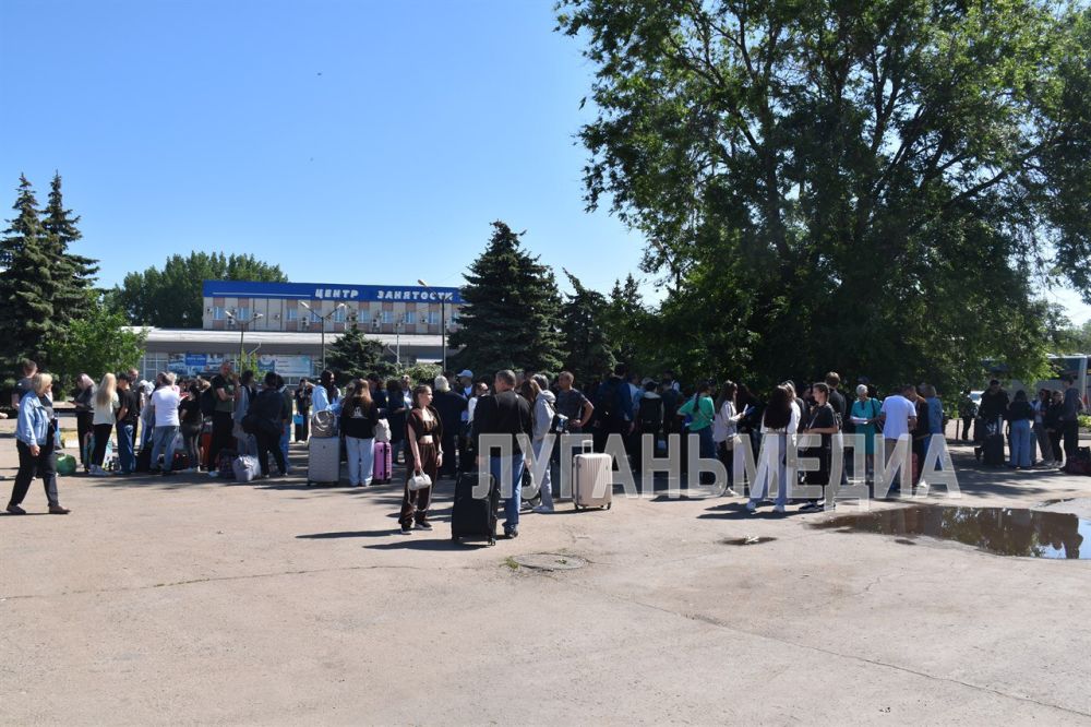 Школьники Краснодонского муниципального округа отправились в Кабардино-Балкарию Школьники Краснодонского муниципального округа отправились в Кабардино-Балкарию