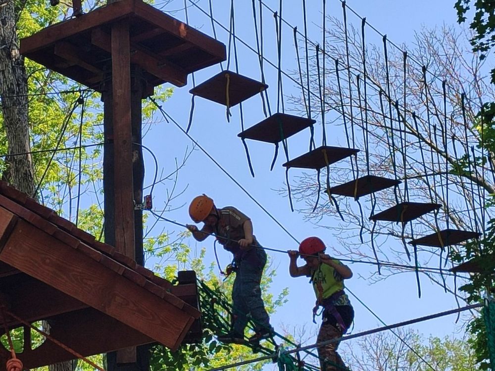 Учащиеся Ровеньковской школы № 5 им. "Молодой гвардии" отправились на экскурсию в город Луганск, где их ждали интересные и познавательные мероприятия Учащиеся Ровеньковской школы № 5 им. "Молодой гвардии" отправились на экскурсию в город Луганск, где их ждали интересные и познавательные мероприятия