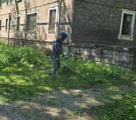 Коммунальные службы проводят работы на территории города Коммунальные службы проводят работы на территории города