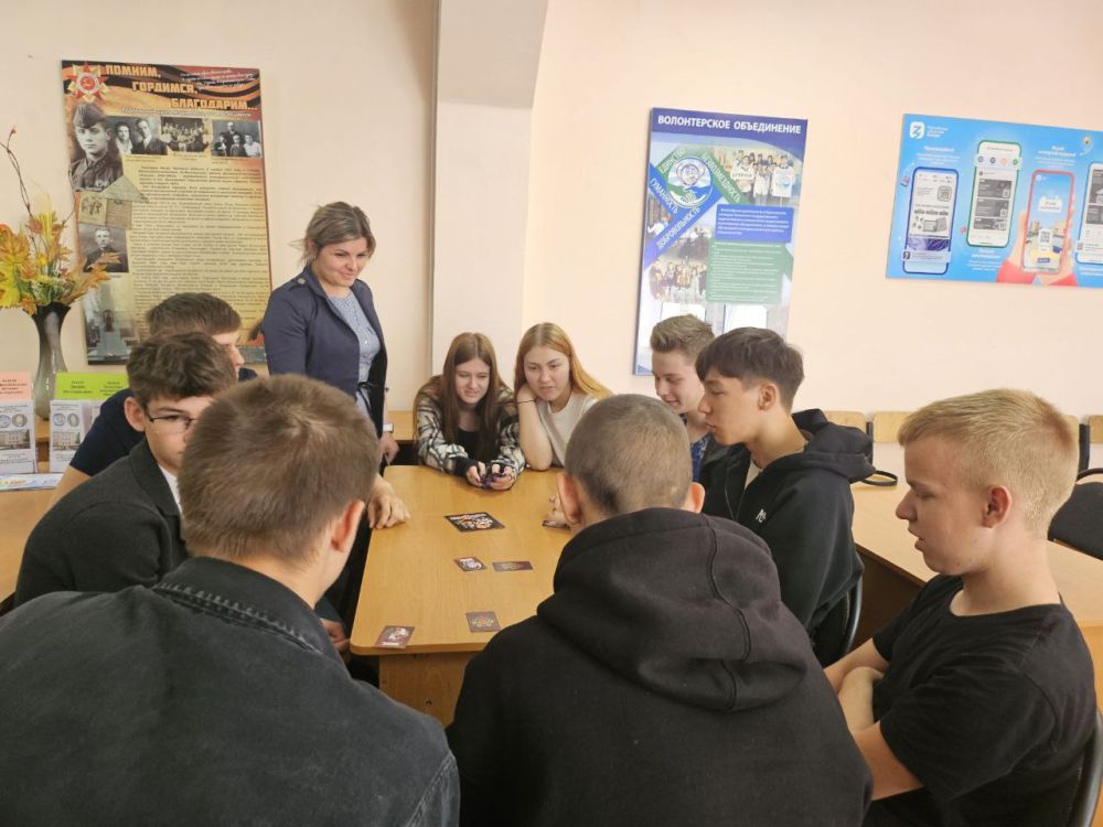 «Мастер-класс» и презентация образовательной организации в г. Брянке в рамках Всероссийской ярмарки трудоустройства «Работа России. Время возможностей» «Мастер-класс» и презентация образовательной организации в г. Брянке в рамках Всероссийской ярмарки трудоустройства «Работа России. Время возможностей»