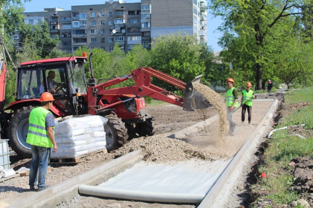 В рамках Федерального проекта «Формирование комфортной городской среды» в Кировске в 2025 году реализуется проект благоустройства общественной территории «Сквер в городе Кировске, по улице Войкова (бывшей шахты им. С. М.... В рамках Федерального проекта «Формирование комфортной городской среды» в Кировске в 2025 году реализуется проект благоустройства общественной территории «Сквер в городе Кировске, по улице Войкова (бывшей шахты им. С. М....