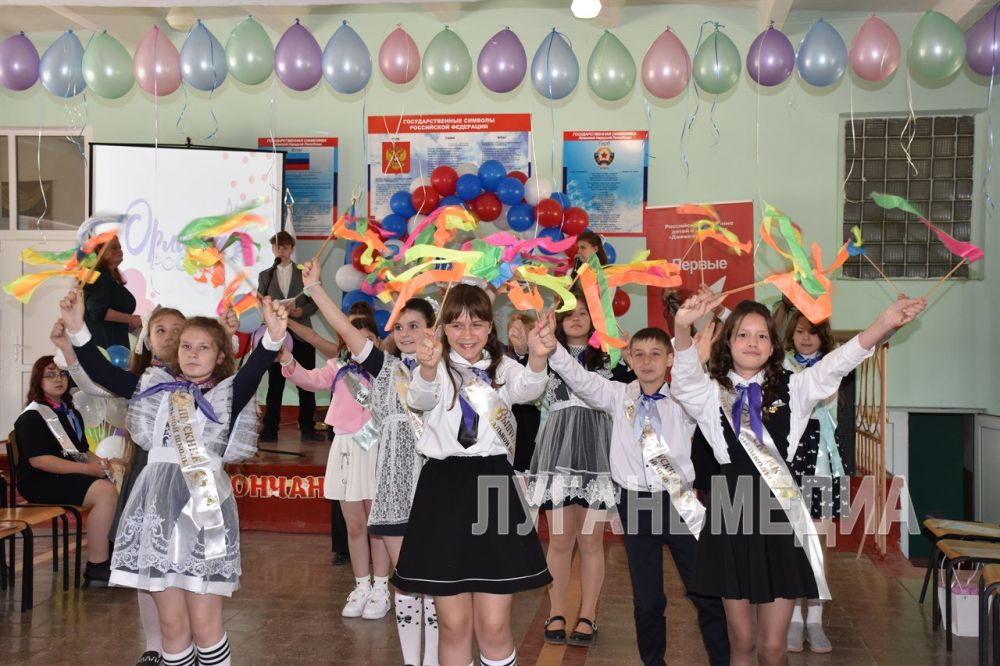 Выпускной для юных участников федеральной программы «Орлята России» состоялся в Первомайской многопрофильной гимназии им. Н. Милютина Выпускной для юных участников федеральной программы «Орлята России» состоялся в Первомайской многопрофильной гимназии им. Н. Милютина